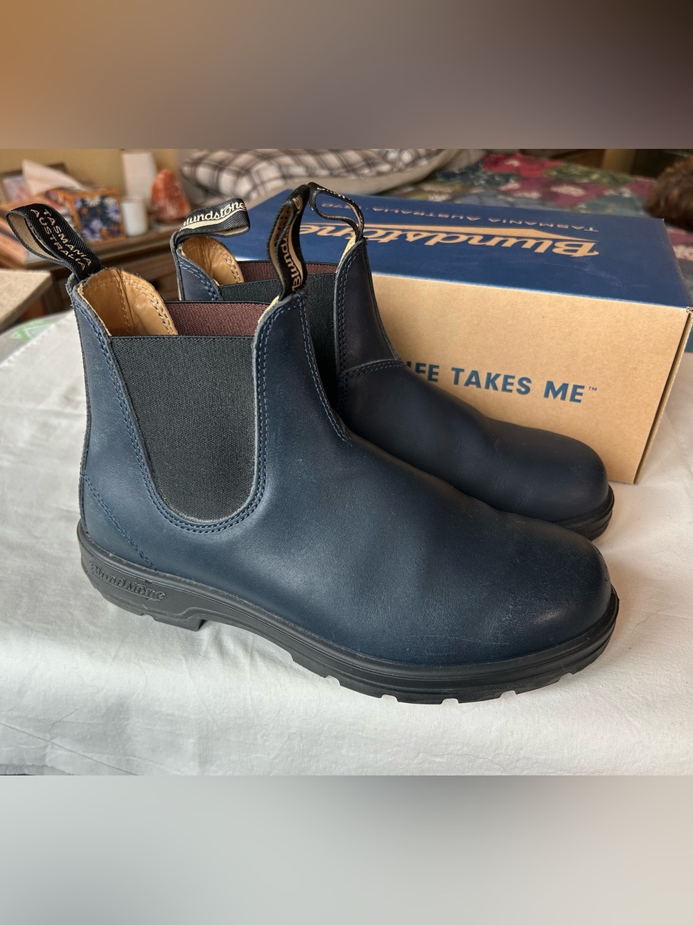 Blundstone 2246 Navy women’s 10, men’s 8